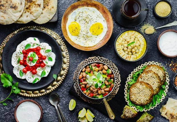 Abychom nebyli hladoví, dokud iftar, co jíst a co jíst v sahuru? Sahurské chyby
