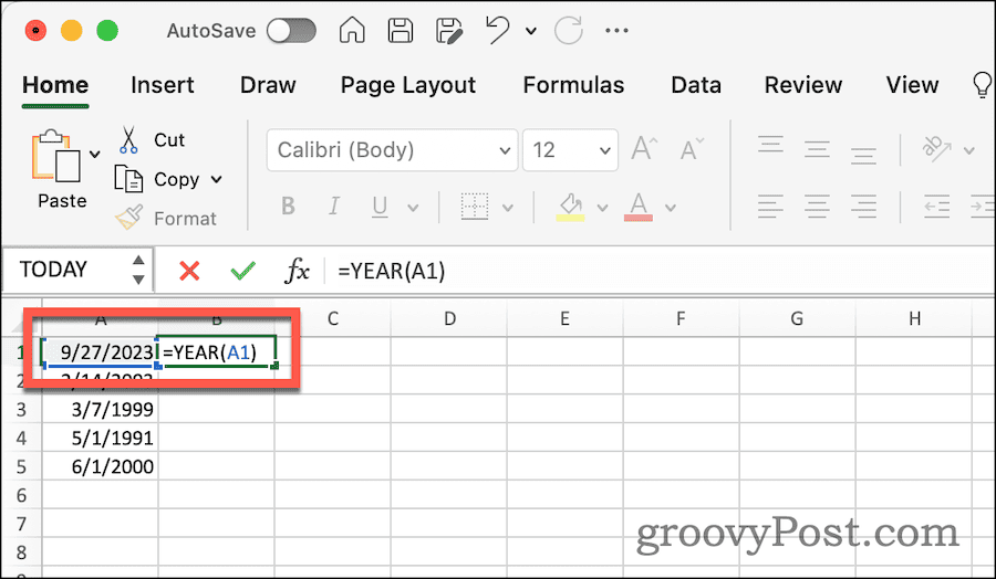 Použití funkce ROK k extrakci roku z data v Excelu