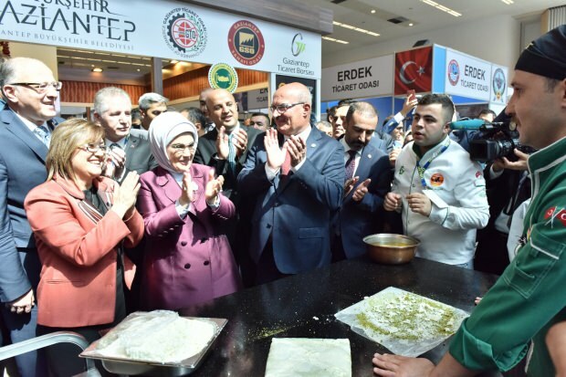 První dáma Erdoğan navštívila stánek Gaziantep