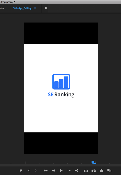Náhled ukázkové sekvence v aplikaci Adobe Premier Pro, zobrazující nový formát s černými pruhy nad a pod videem.