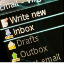 Změňte důležité e-maily aplikace Outlook na běžné e-maily