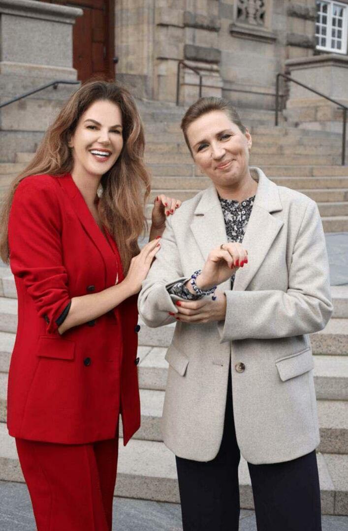 Tülin Şahinden, dánská premiérka Mette Frederiksene, korálka pro zlé oko