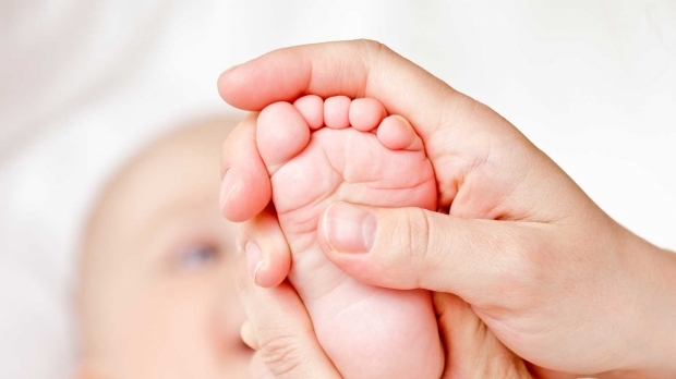 Proč je krev u paty odebírána kojencům? Požadavky na vyšetření pupkové krve u kojenců