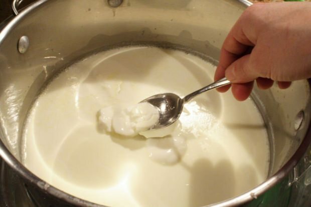 Co dělat s jogurtem, který se nedrží