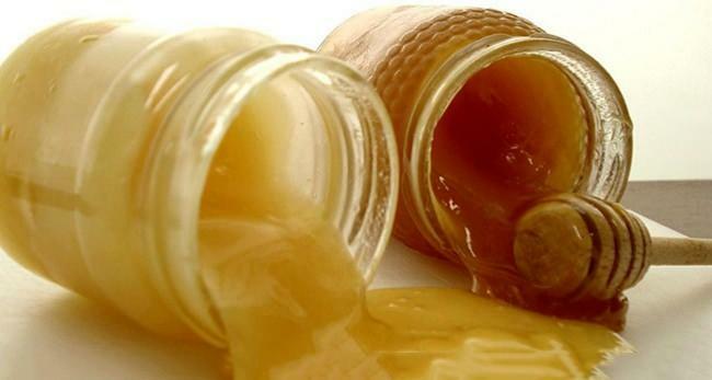 Triky k odhalení falešného medu
