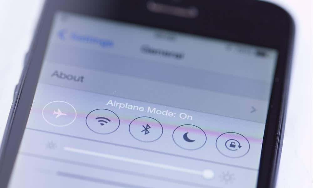 Jak povolit nebo zakázat režim Letadlo na Androidu nebo iPhone