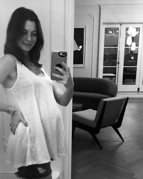Anne Hathaway podruhé těhotná