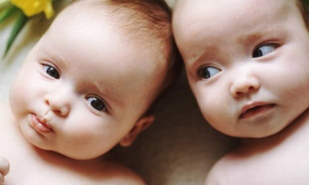 Pokud jsou v rodině dvojčata, zvýší se šance na těhotenství dvojčat? Generační koně?