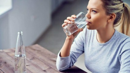 Je pít příliš mnoho vody škodlivé?