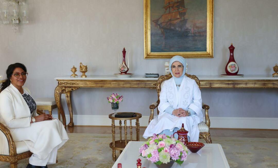 První dáma Erdoğan se setkala s dcerou Malcolma X İlyasou Şahbaz