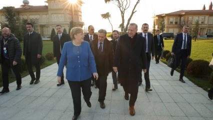 Istanbulská kancléřka Angela Merkelová v Istanbulu otřásla sociálními médii!