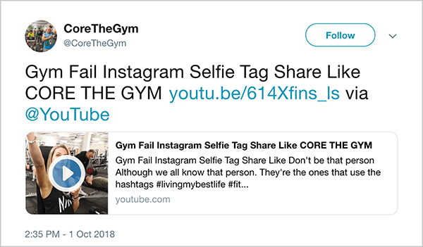Toto je screenshot tweetu z @CoreTheGym. Na tweetu je uvedeno „Gym Fail INstagram Selfie Tag Share Like CORE THE GYM“ a odkazy na video z YouTube. Popis videa je „Nebuď jako ten člověk. I když tu osobu všichni známe. Jsou to oni, kdo používají hashtagy #livingmybestlife “. Odkaz na video je youtu.be/614Xfins_ls.