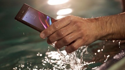 Co je třeba udělat, když telefon spadne do vody?