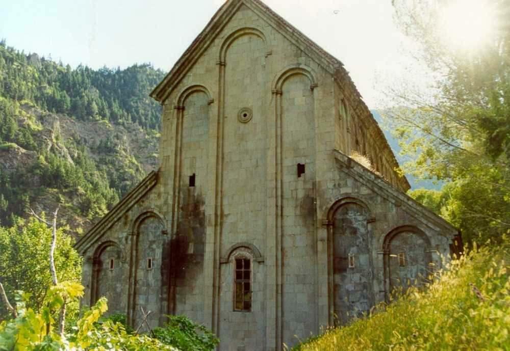 Kostel Barhal