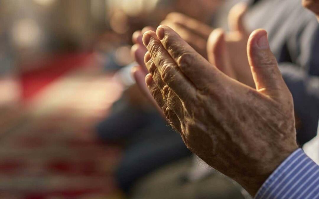 Otevřené ruce k modlitbě