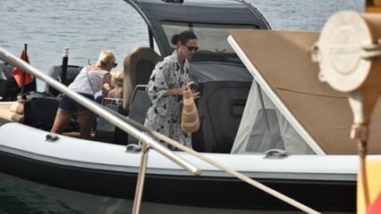 Yasemin Özilhan byl viděn na motorovém člunu!