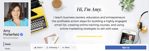 Amy Porterfield má obchodní stránku, která obsahuje profesionální profilovou fotografii a titulní stránku, která zdůrazňuje produkty a služby, které její obchodní nabídka nabízí.