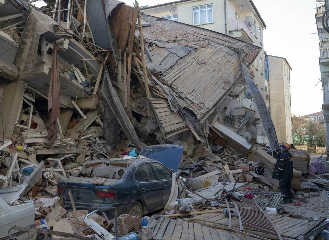 Budova zničená při zemětřesení