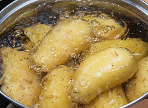 Jaké jsou přínosy bramborové šťávy pro zdraví? Co dělá ráno pít bramborovou šťávu na lačný žaludek?
