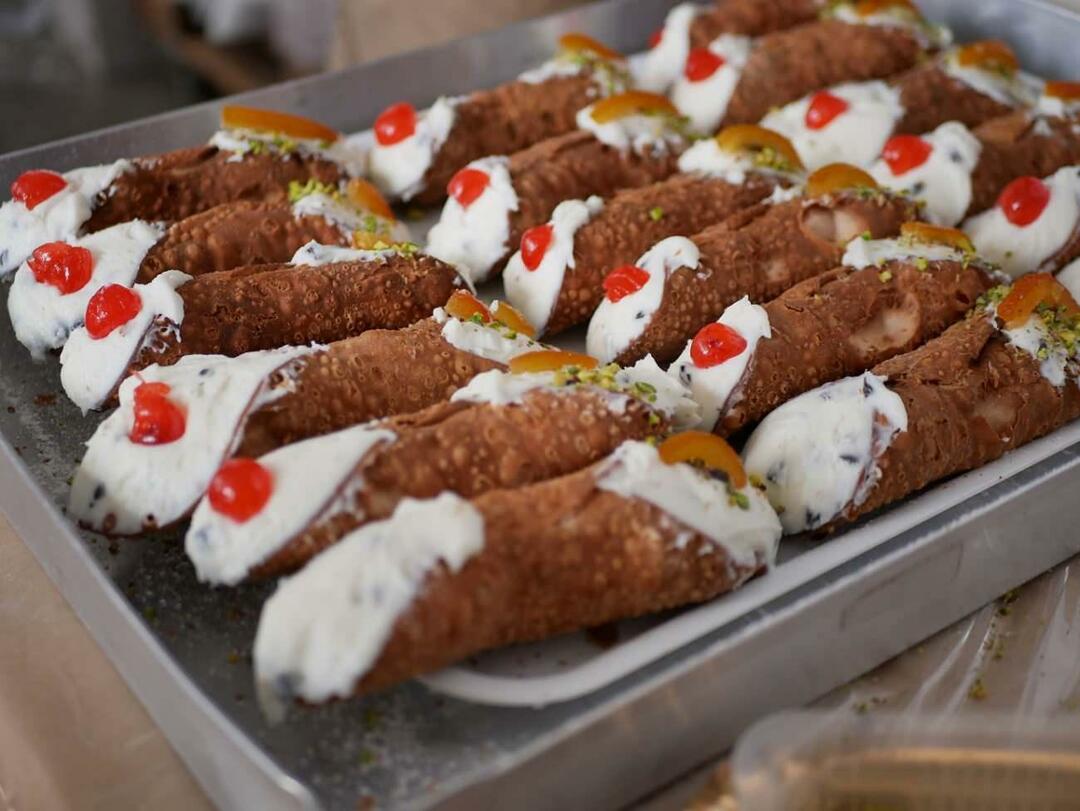 Co je cannoli a jak se vyrábí? Recept na italský dezert z řepky