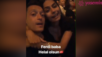 Ferdiho otcovská píseň od Amine Gülşe a Mesuta Özila!