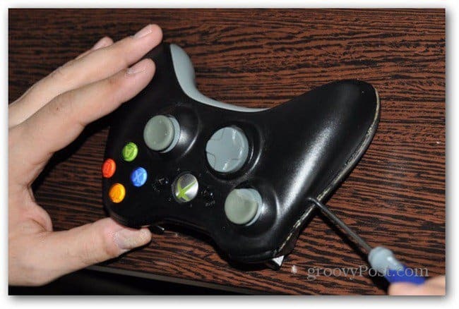 Výměna analogových paliček řadiče Xbox 360 rozděluje případ kontroléru