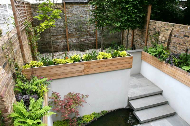 Stylové a pohodlné návrhy zahradní dekorace pro malé zahrady