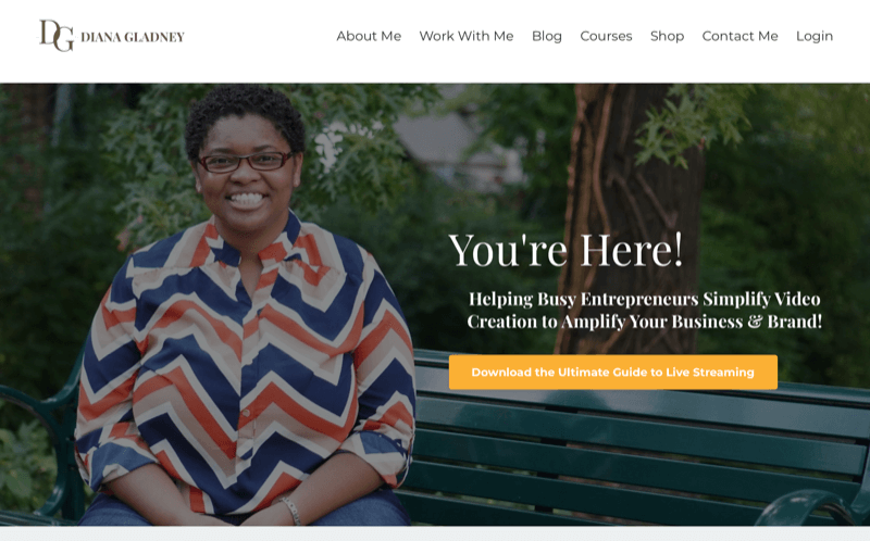 snímek obrazovky webové stránky Diany Gladneyové, zdůrazňující její touhu pomoci zaneprázdněným podnikatelům zjednodušit tvorbu videa