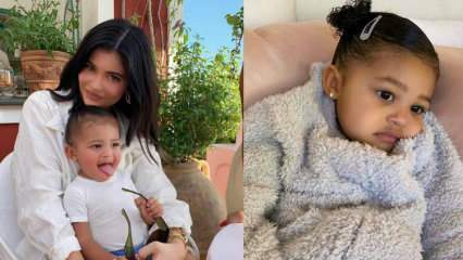 Mladý miliardář Kylie Jenner koupil poníka pro svou dvouletou dceru za 200 000 $!