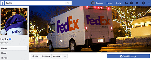 Toto je snímek obrazovky stránky FedEx na Facebooku. Na dovolenou je profilovým obrázkem fialová čepice Santa s potiskem FedEx na bílém pásku. Na titulní fotografii je nákladní vůz FedEx, který řídí domy zdobené světly.