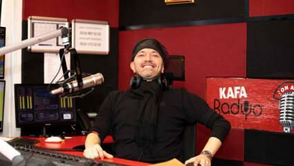 Slavný rozhlasový vysílač Ceyhun Yılmaz se přestěhoval do „Kafa Radio“