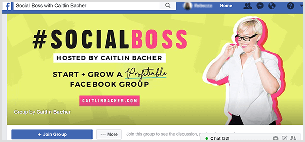 Titulní fotka skupiny Facebook pro Social Boss, kterou pořádá Caitlin Bacher, má žluté pozadí, růžové akcenty v textu a fotografii Caitlin, která si stahuje límec za tričko.