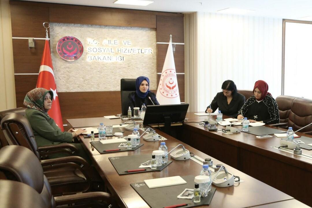 Ministr pro rodinu a sociální služby Mahinur Özdemir Göktaş Palestina jedná