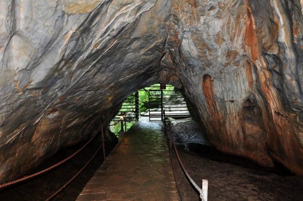Jeskyně Dupnisa