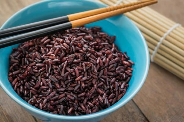 jak konzumovat černou rýži