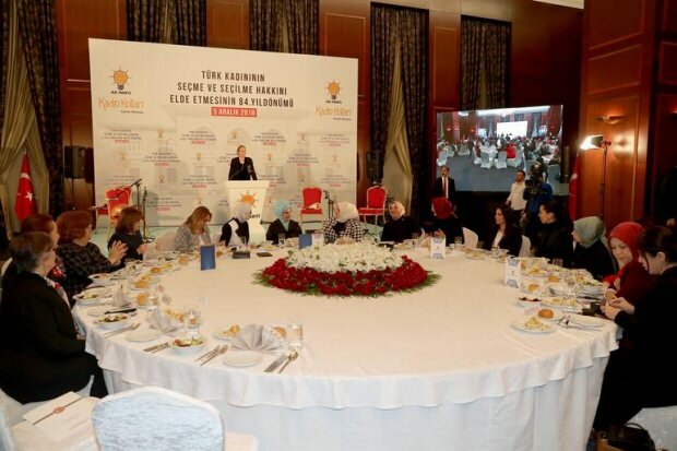 První dáma Erdoğan se zúčastnila Dne práv žen