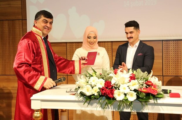 50 párů v Şehitkamil řeklo „ano“ štěstí