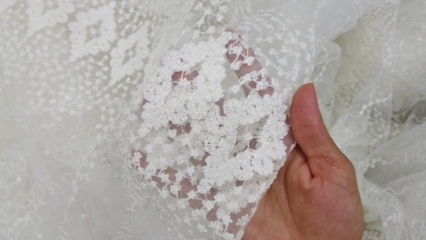 Byla nalezena metoda, která dělá závěsy jako sníh! Jak se opona opírá?
