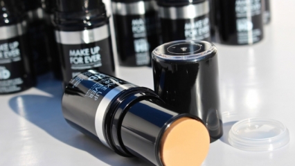 Make Up For Ever Ultra Recenze HD Foundation
