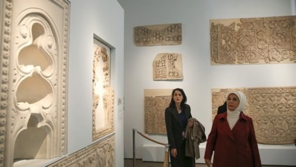 První dáma Erdoğan navštívila muzeum Bergama
