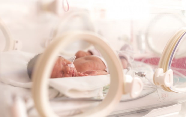 Proč se novorozenci inkubují?