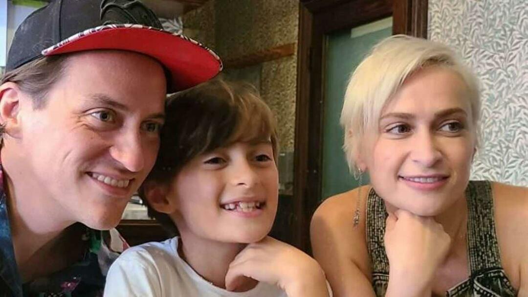 Halyna Hutchins se svým manželem Matthewem Hutchinsem a jejich synem