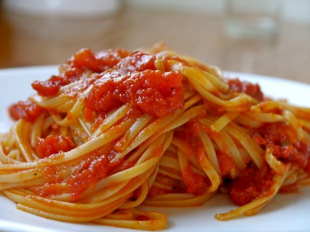 Jak připravit těstoviny s rajčatovou pastou? Co je trik?