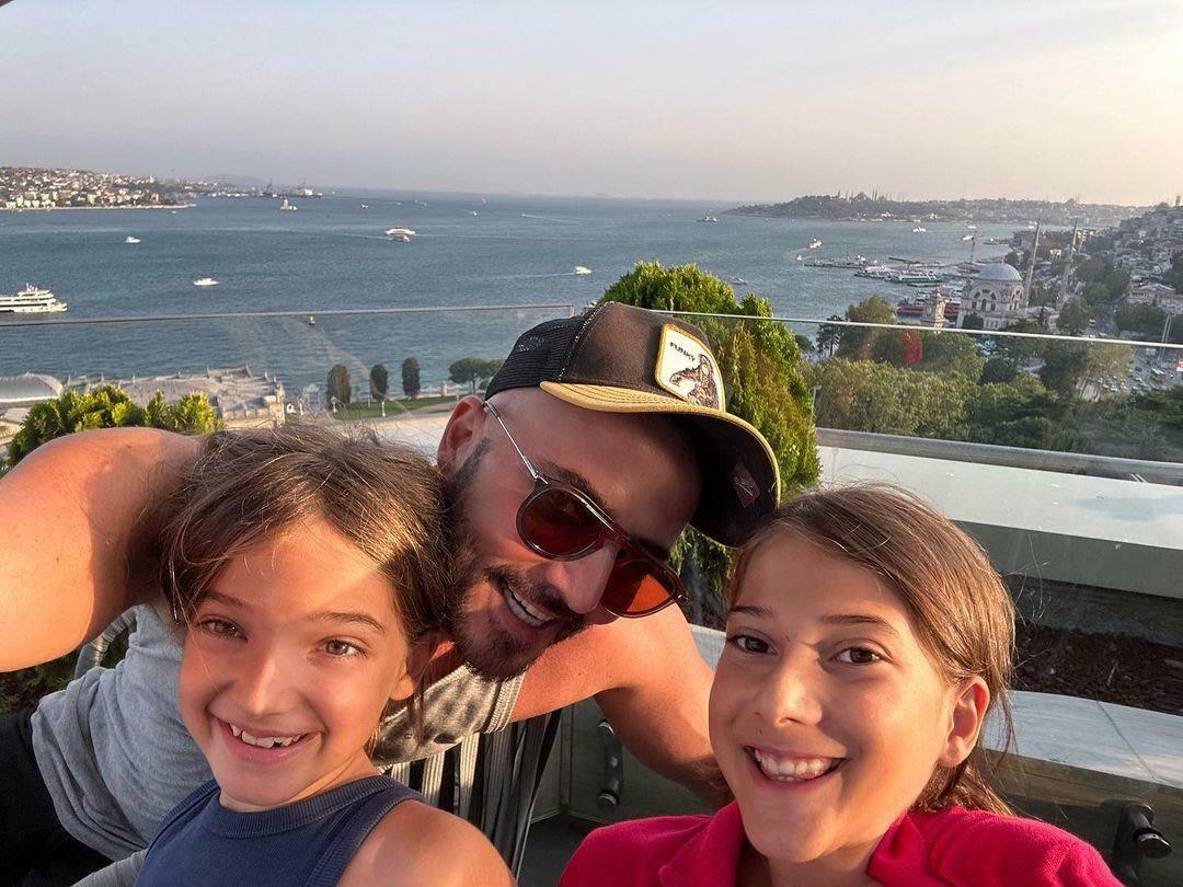Gökhan Özen se po letech dočkal svých dcer! Byl šťastně rozvedený