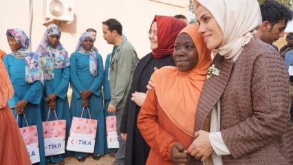 Esra Albayrak se připojil k potravinové pomoci TİKA pro Burkinu Faso