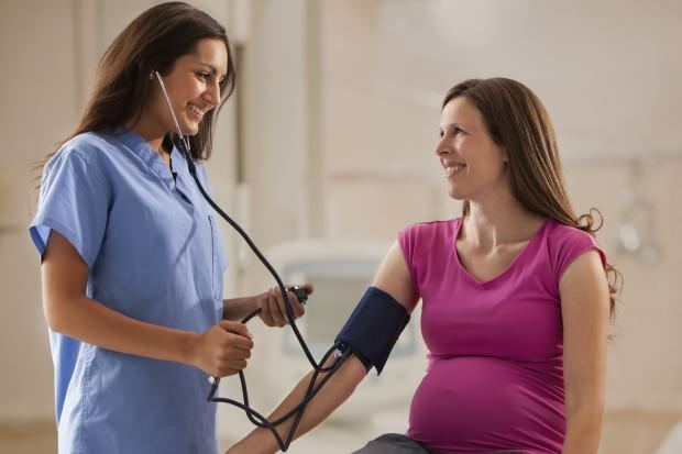 Jaký by měl být krevní tlak během těhotenství?