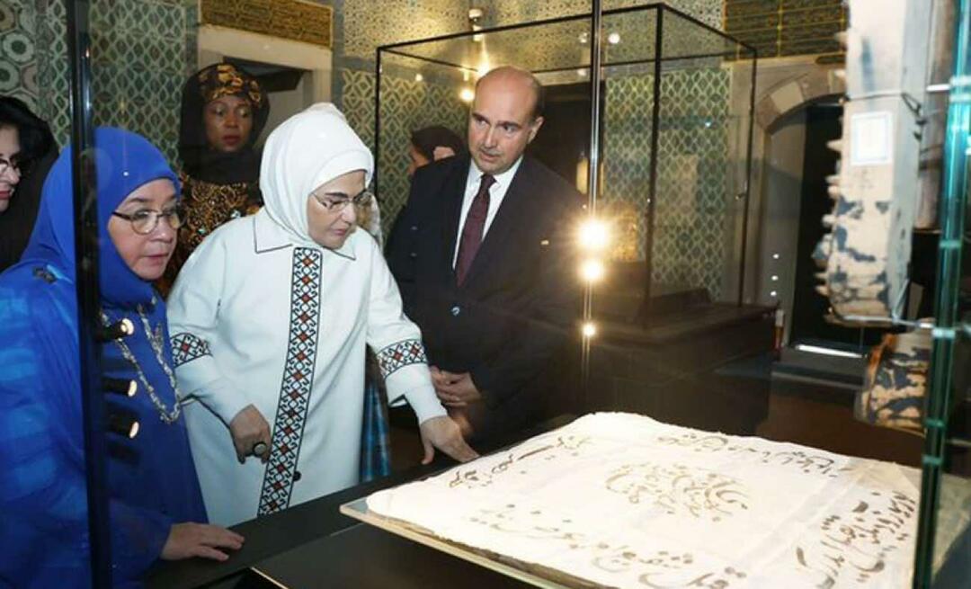 První dáma Erdoğan uskutečnila smysluplnou návštěvu paláce Topkapı s manželkami hlav států