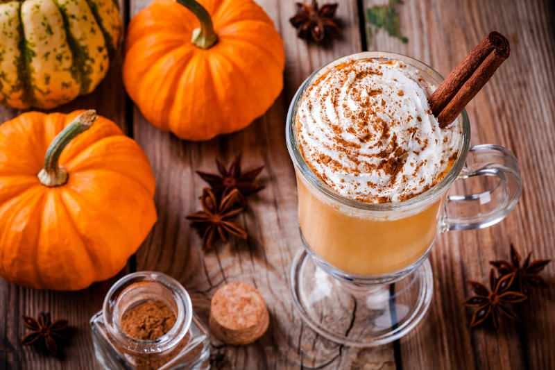 Jak si vyrobit Pumpkin Spice Latte? Co je v Pumpkin Spice Latte?