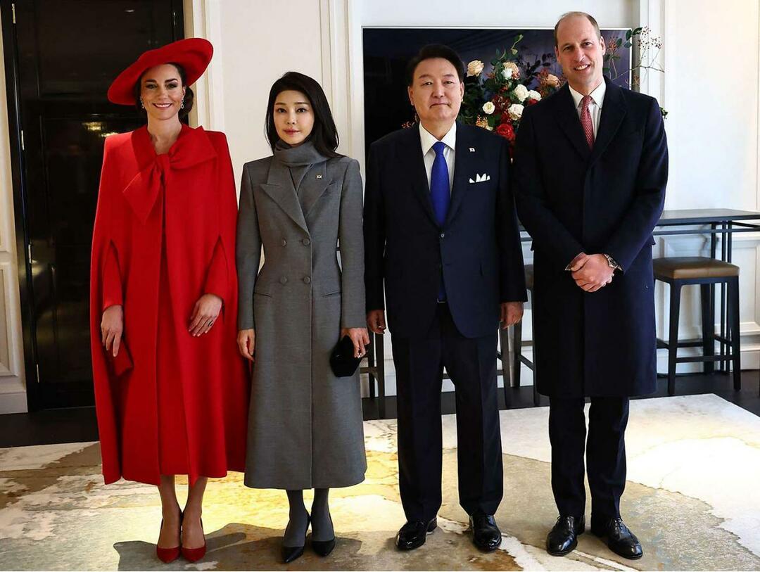 Kate Middleton a princ William s jihokorejským prezidentem Yoon Suk Yeol a jeho manželkou Kim Keon Hee