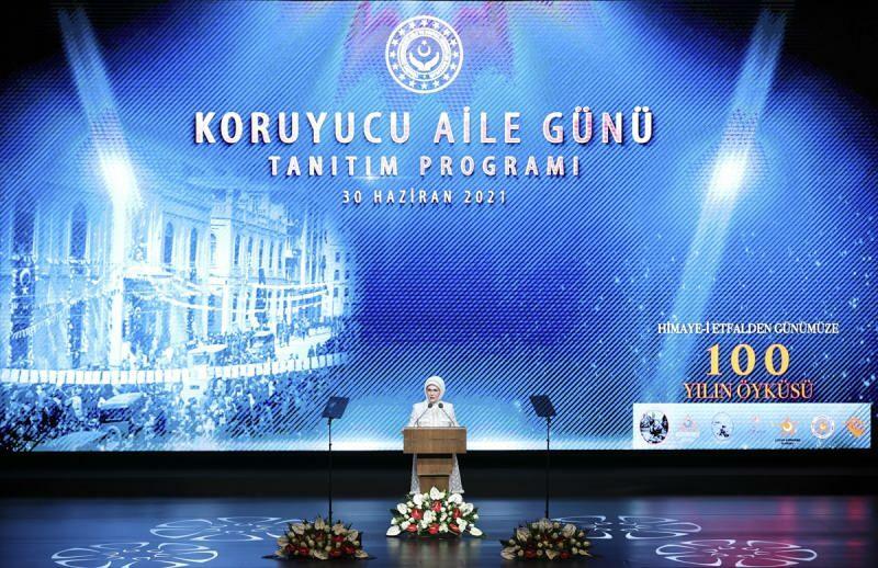 Emine Erdoğan: Nemáme žádnou toleranci vůči špinavým rukám namířeným na děti